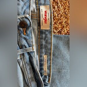 Wrangler bootcut jeans—Size 6x22